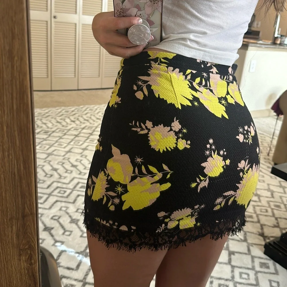 Topshop Black Floral Print Mini Skirt US4 UK8 from ASOS - Picture 1 of 7